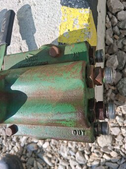 Hydraulicky rozvadzac 2.sekcie - 3