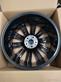 Alu R 19 originál ŠKODA + TPMS + letné pneu. - 3