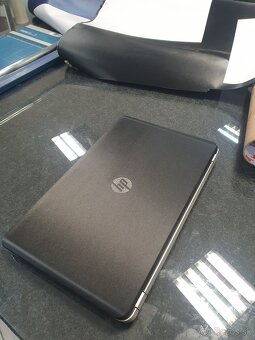 AKO NOVÝ HP 17" i3 8GB Win 11 - 3