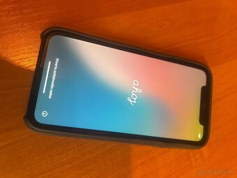 iPhone xr - 3