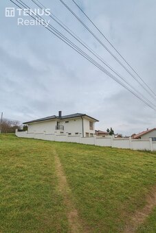 tenus Reality – Exkluzívny stavebný pozemok 510 m² všetky IS - 3
