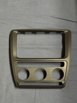 PREDAM RAMCEK PRE AUTORADIO SKODA OCTAVIA II. - 3