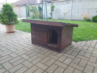 Predám peknú málo používanú zateplenú búdu pre menšie psy - 3