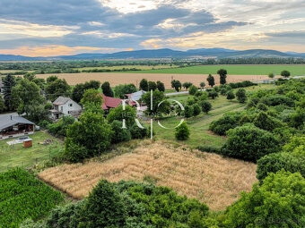 Na predaj rodinný dom + 2 stavebné parcely v obci Čerhov - 3