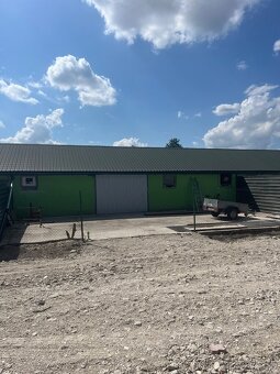 Priestor v areáli bývalého družstva v Kvetoslavove - 3