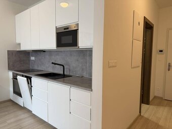 Moderný byt s balkónom a parkovaním. Províziu neplatíte. Ja - 3