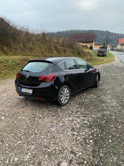 Opel Astra J 2010 - 3