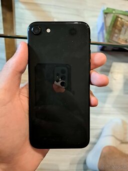 iPhone SE 2020 - 3