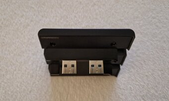 PS4 Pro: USB hub - 3