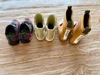 Predam sadu 3 detskych topanok - 3