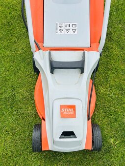 Akumulátorová kosačka Stihl RMA 235 - 3