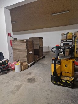Trnava -ponúkame na predaj skladový / výrobný priestor 900 m - 3