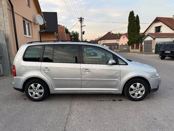 Volkswagen Touran 2.0FSI - 3