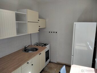 Prenájom priamo od vlastníka 2 izbový byt s balkónom, BB - 3