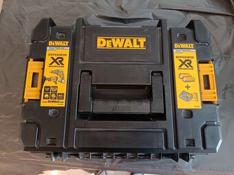 Predám Akú šrobovacku Dewalt na SDK - 3