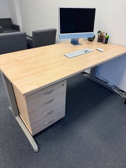 Kancelársky nábytok - 3