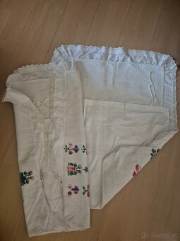 Staré vyšívané perinky - 3