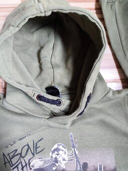 Chapter young mikina - 3