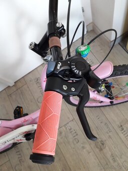 Predám - Detský bicykel 20'' (ružový) - 3