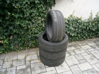 Predám 4x zimné pneu Barum 205/45 R18 90VXL - 3