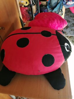 Predám hračky lienku veľkú a srdce - 3