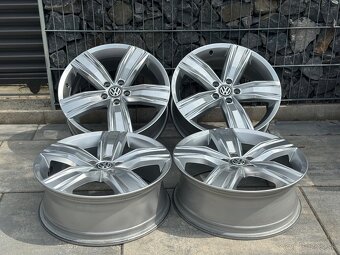 ✅ 5x112 r19 Tiguan Viktoria Falls model top stav - 3