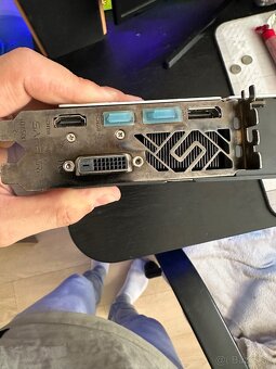 Predám grafickú kartu Radeon RX 580 na 4bg - 3