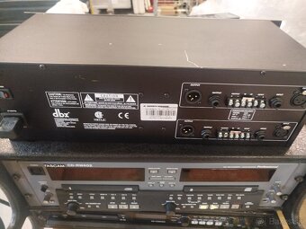 Predám equalizer DBX 1231 - 3