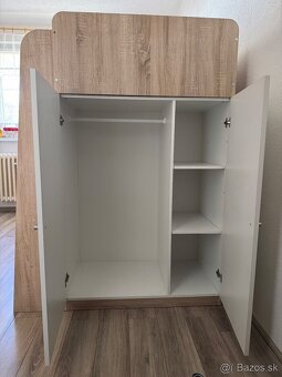 Poschodová posteľ s matracom + stolík a vstavaná skriňa - 3