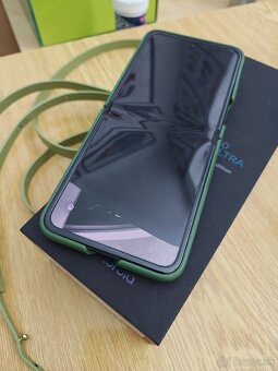 Motorola Razr 50 Ultra 512gb, poskodena - 3