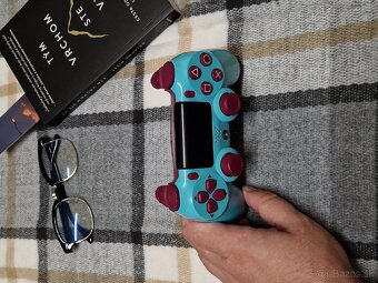 PS4 ovládač Dualshock 4 Berry Blue Edition. - 3