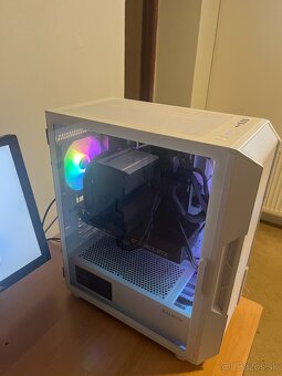 Herné PC / Ryzen 7 7800 x3d / Gigabyte Geforce RTX 5070 - 3