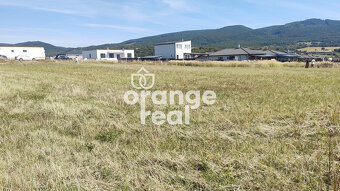 NA PREDAJ POZEMOK O VÝMERE 818 m2 VO VÝŠNEJ KAMENICI - 3