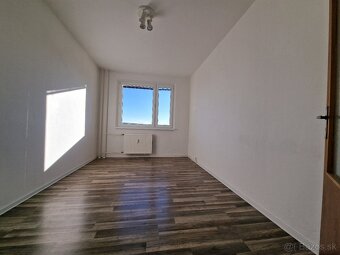 Na predaj priestranný 3 -izbový byt na Severnej ulici v MnB - 3