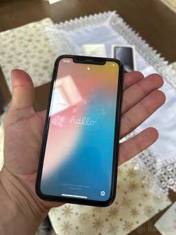 iPhone XR - 3