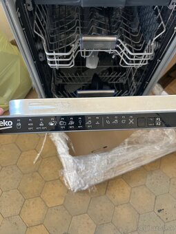 Predám vstavanú umývačku riadu Beko - 3