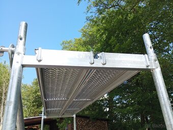 Prodám lešenie L70(plettac)-ocelové podlažky - 3