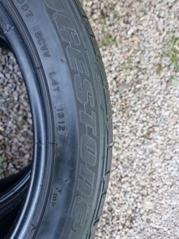 Predam pneu 235/45r18 - 3