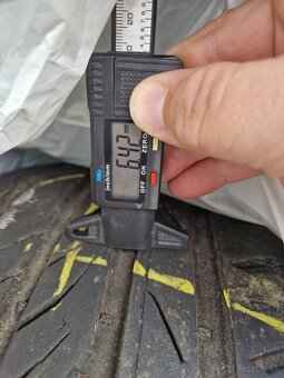 Predám Letné Pneu rozmer 245/45 R18 Y XL - 3