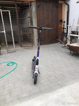 Elektrická kolobežka APRILIA eSRZ - 3
