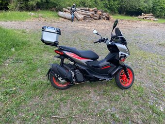 Predám Apriliu SR GT Šport 125 11kw - 3