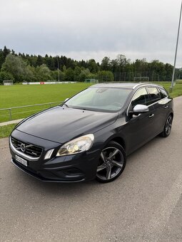 Volvo V60 R-Design - 3