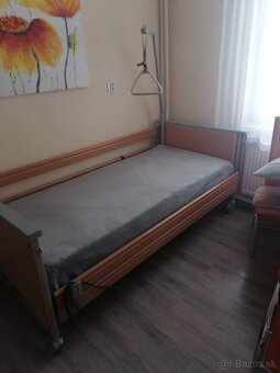 Polohovacia postel pre imobilnych ľudí - 3