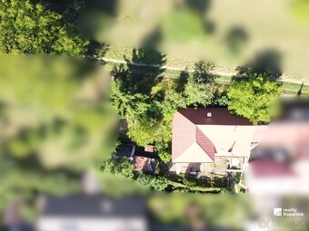 Malý domček, pokojná ulička, veľký pozemok a stodola - 3