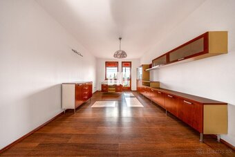 2 IZBOVÝ BYT S VÝHĽADOM NA MESTO NA SEVERE PETRŽALKY - ul. V - 3