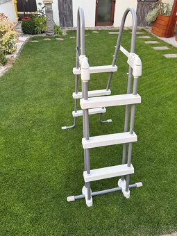 Schody do bazena - 3