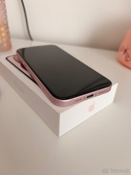 iPhone 15 ružový - 3