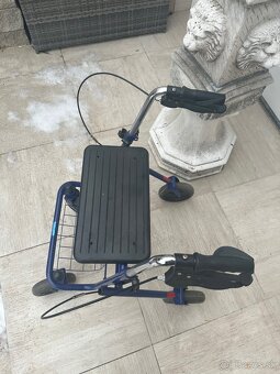 Pojazdne choditko pre seniorov - 3