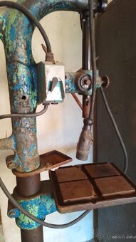 Predám starožitnú stojanovú vŕtačku - 3