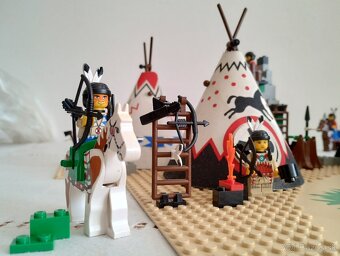 LEGO Western 6766 Rapid River Village - 3